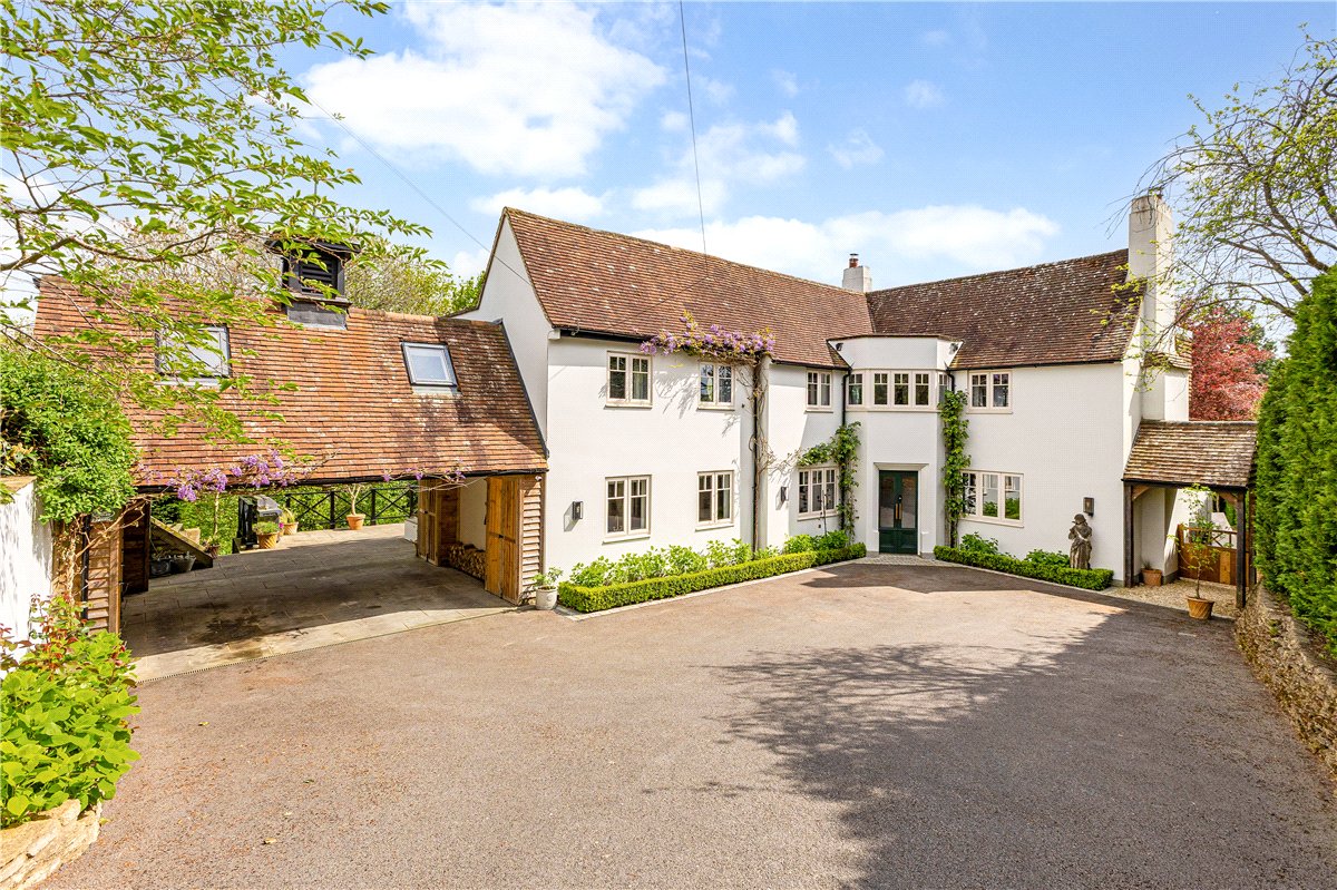 5 bedroom House, The Fairway, Devizes, SN10 - Available