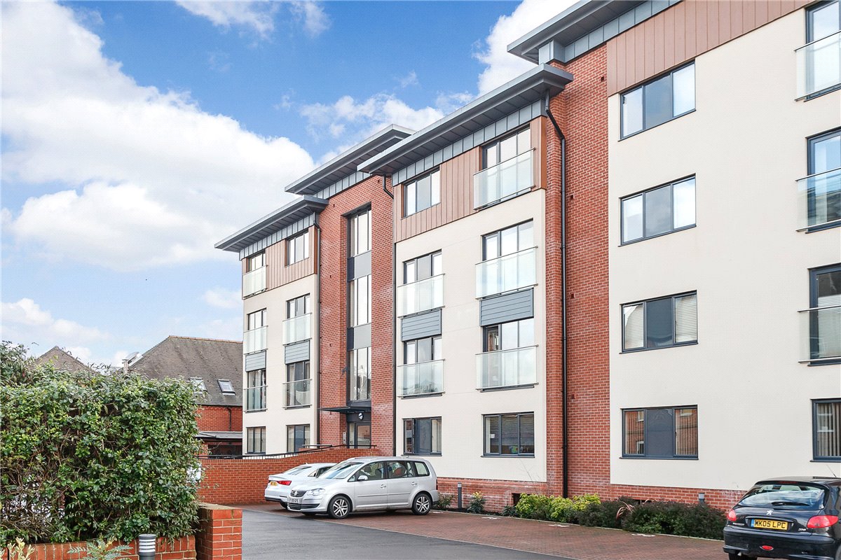 2 bedroom Flat, West Street, Newbury, RG14 - Let Agreed