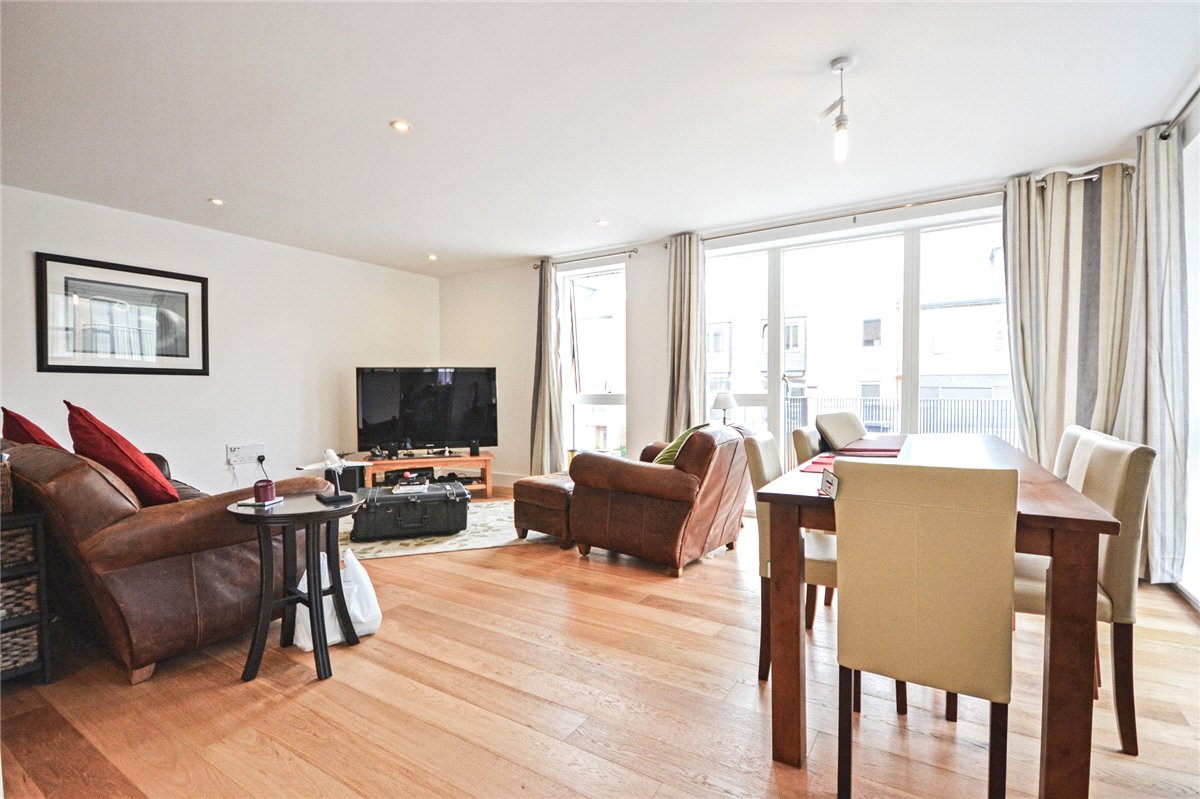 2 bedroom Flat, Newton Court, Kingsley Walk, CB5 - , Image 1
