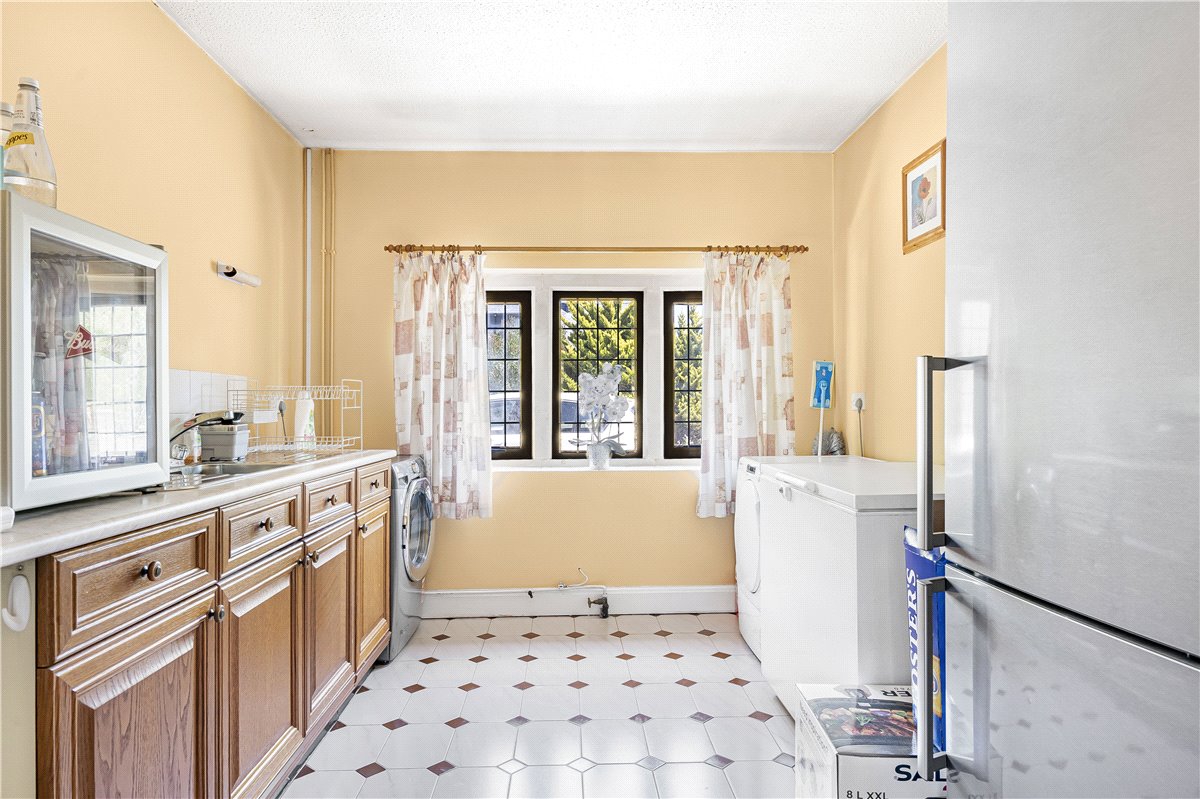 4 bedroom House, Witney Road, Ducklington, OX29 - Available, Image 5