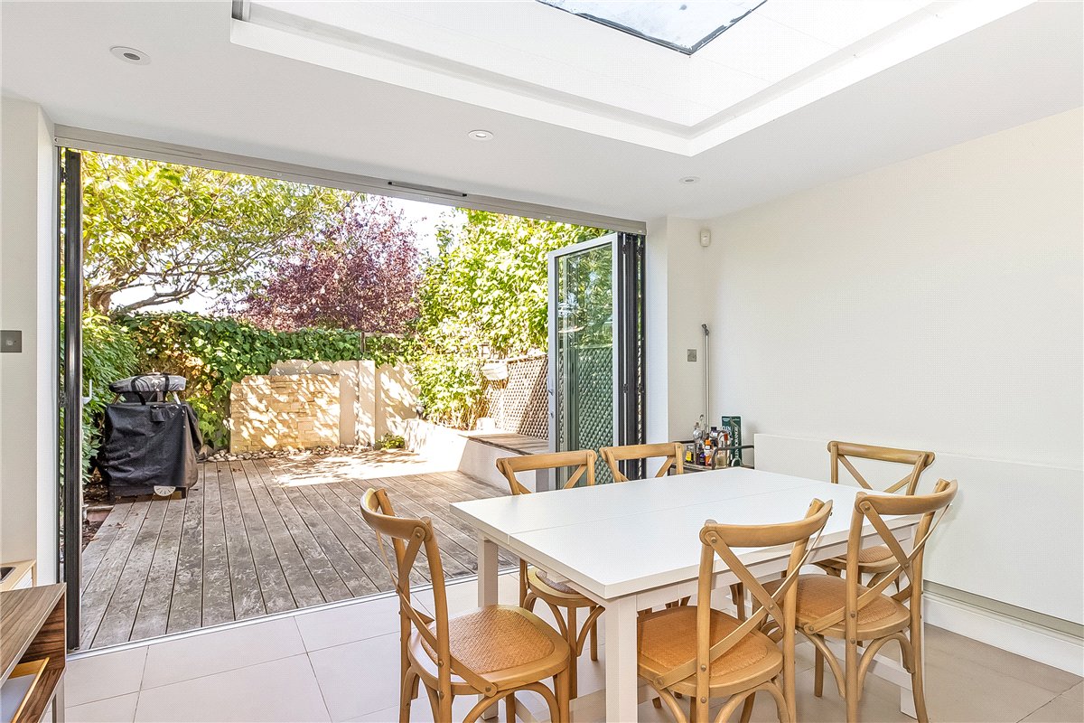 3 bedroom House, Bevin Square, London, SW17 - Available, Image 11