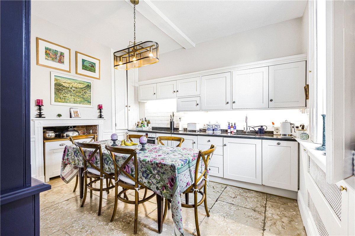 3 bedroom House, High Street, Eynsham, OX29 - Available, Image 17