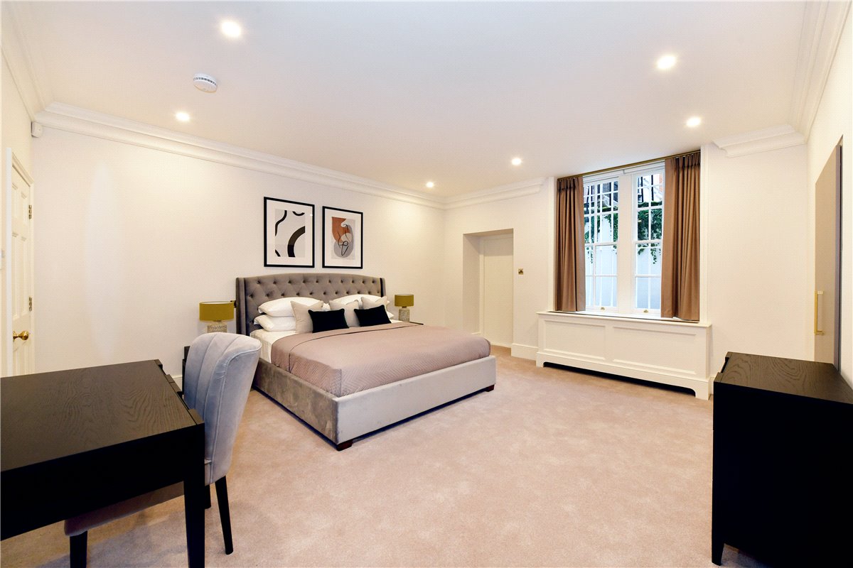 2 bedroom Flat, Park Street, Mayfair, W1K - Available, Image 9