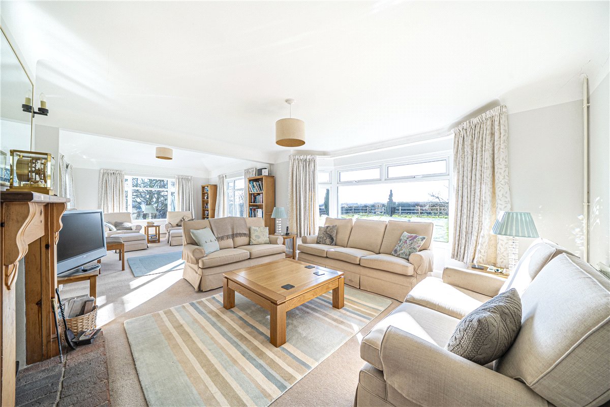 4 bedroom House, Stoke Charity Road, Kings Worthy, SO21 - Available, Image 3
