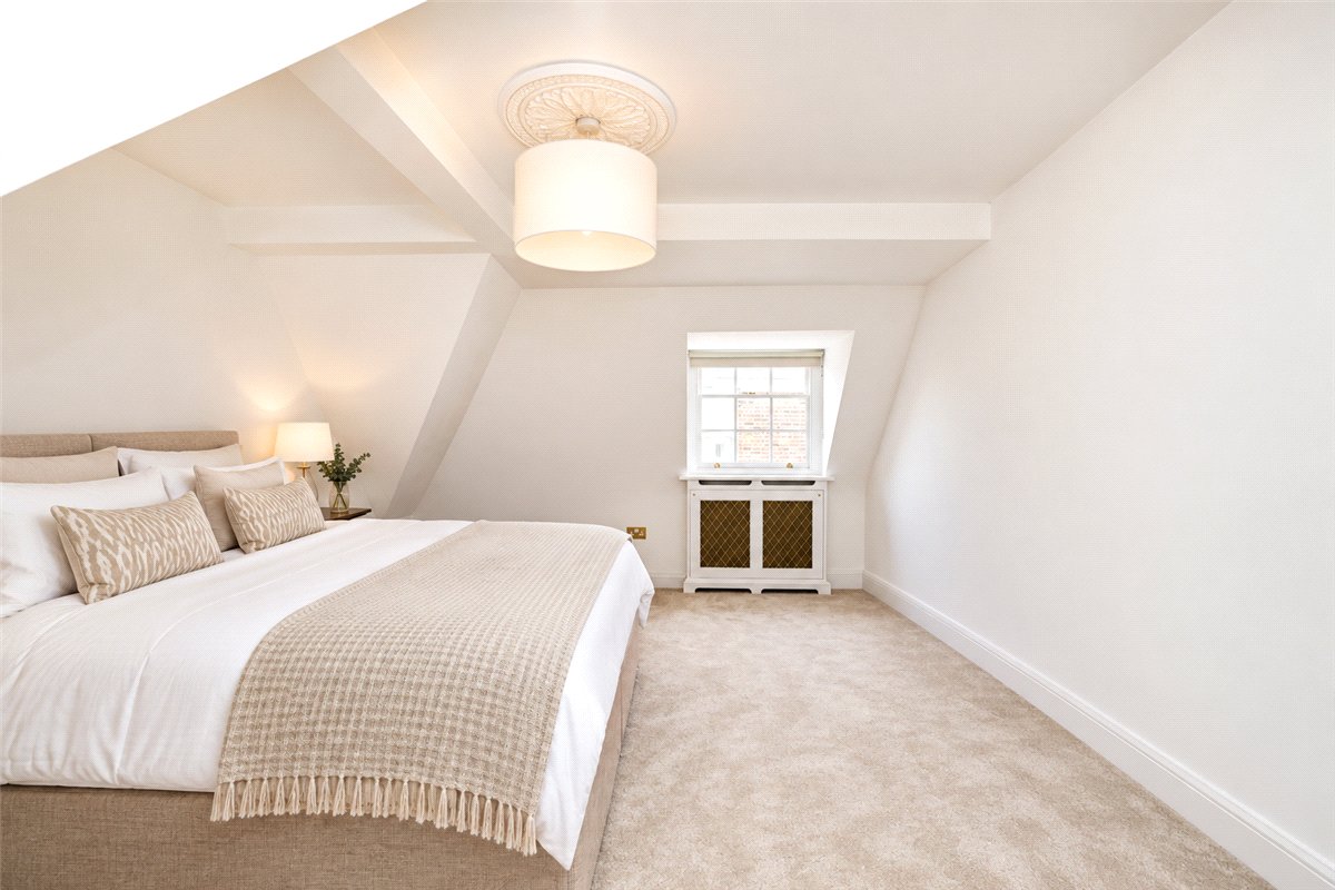 7 bedroom House, Upper Brook Street, Mayfair, W1K - Available, Image 37
