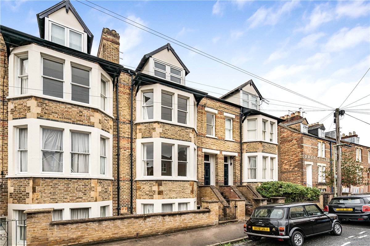 2 bedroom Flat, Walton Crescent, Oxford, OX1 - Available