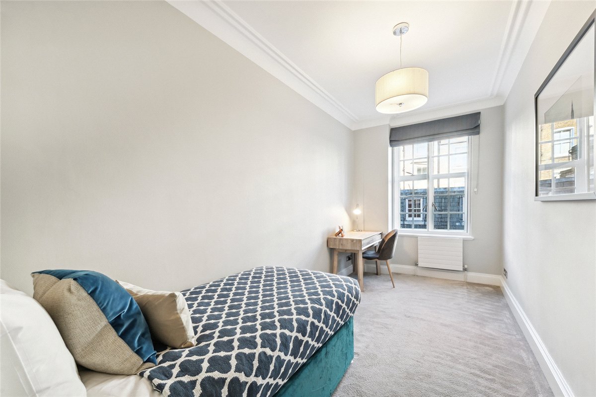 3 bedroom Flat, Stafford Court, Kensington High Street, W8 - Available, Image 2