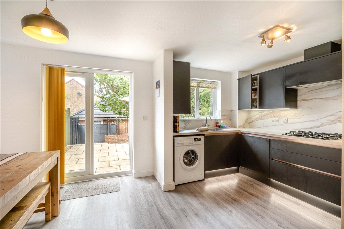 3 bedroom House, Mandarin Drive, Newbury, RG14 - Available, Image 9