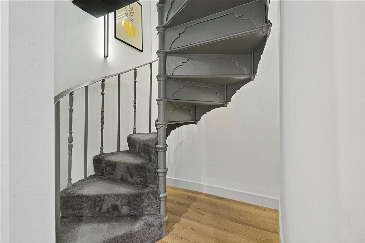 2 bedroom Maisonette, Beaufort Gardens, Knightsbridge, SW3 - Available, Image 11