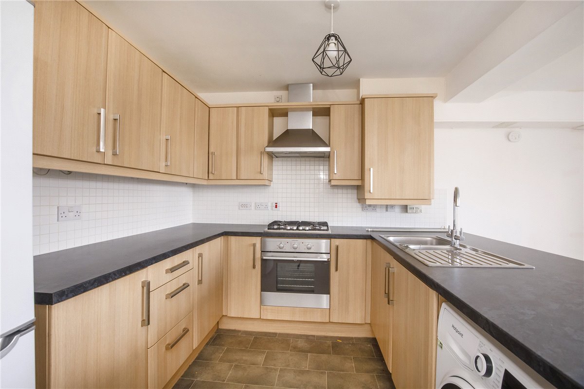 3 bedroom House, Bracken Way, Harworth, DN11 - , Image 2