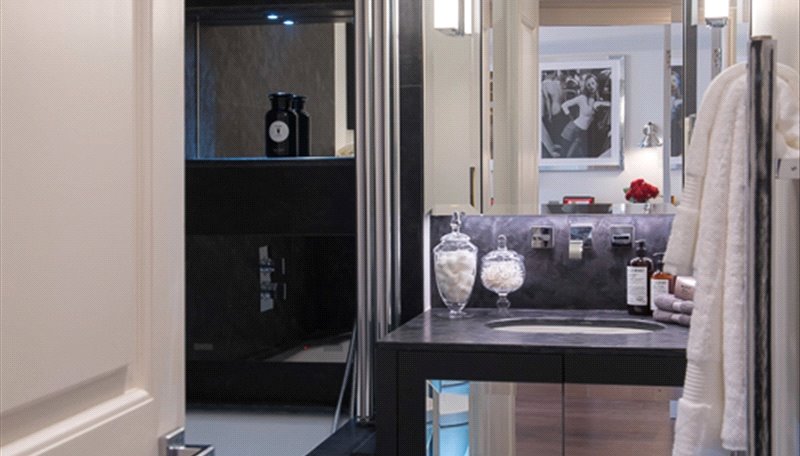 2 bedroom Flat, Fulham Road, London, SW3 - Available, Image 1