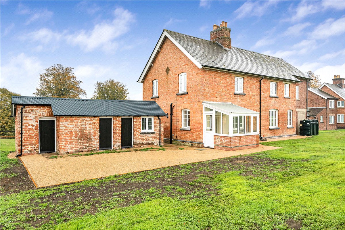 4 bedroom House, Ardley Road, Middleton Stoney, OX25 - Available, Image 20