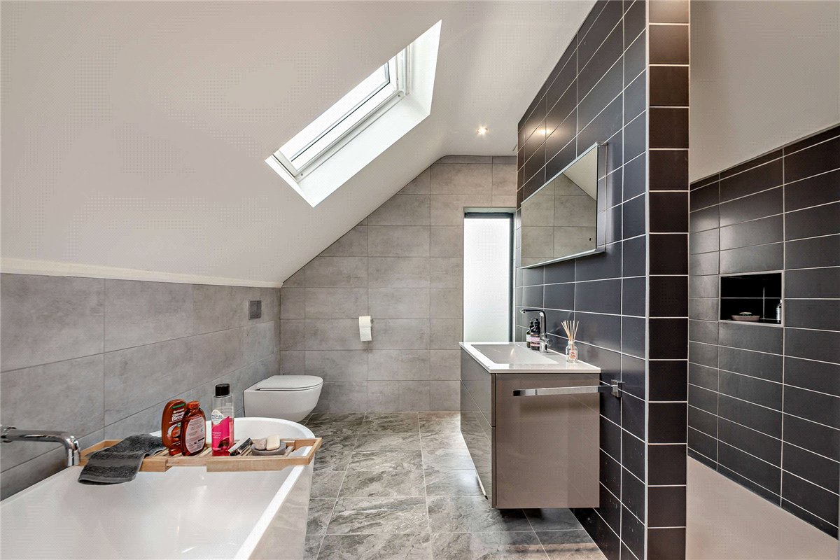 5 bedroom House, Gore End, Newbury, RG20 - Available, Image 18
