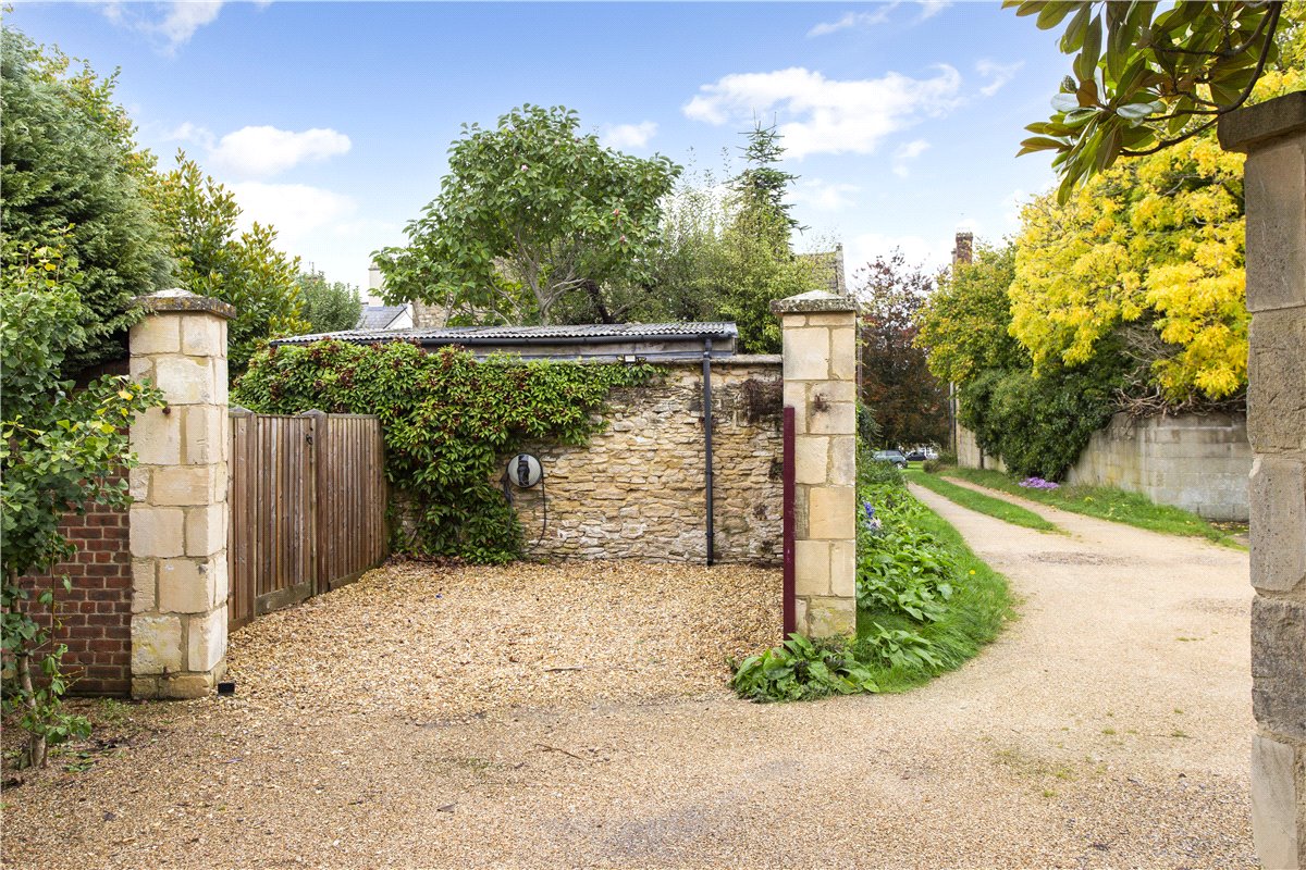 6 bedroom House, The Green, Calne, SN11 - Sold, Image 19