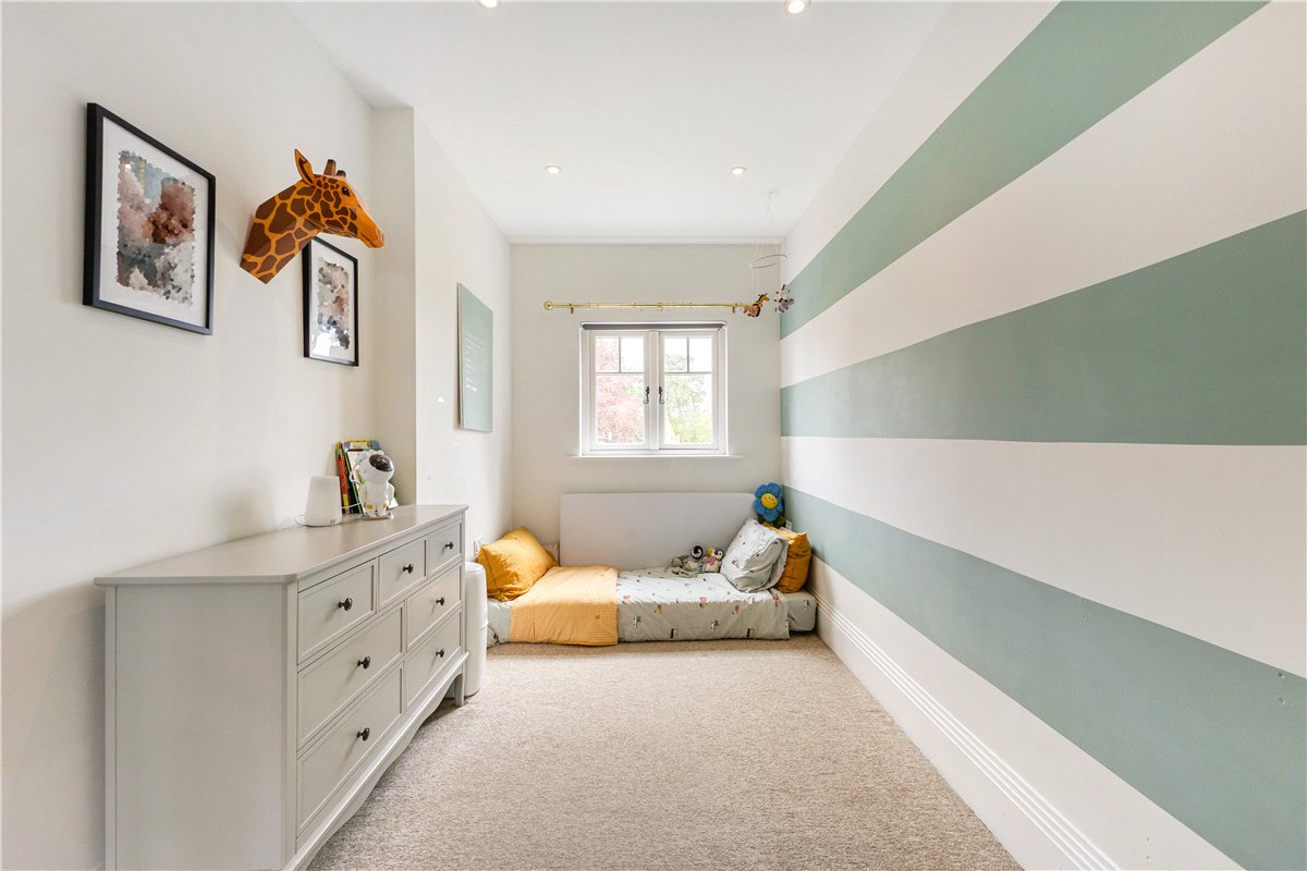 5 bedroom House, The Fairway, Devizes, SN10 - Available, Image 23