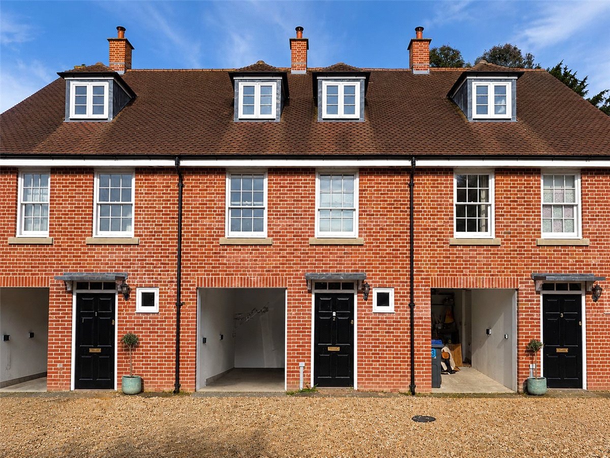 3 bedroom House, Post Office Lane, Pewsey, SN9 - Available