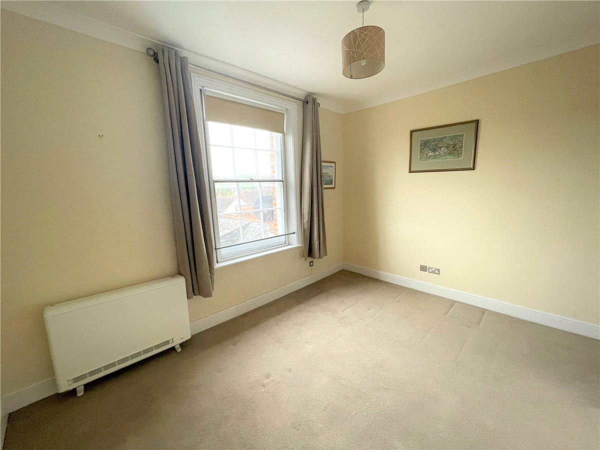 1 bedroom Flat, High Street, Marlborough, SN8 - Available, Image 1