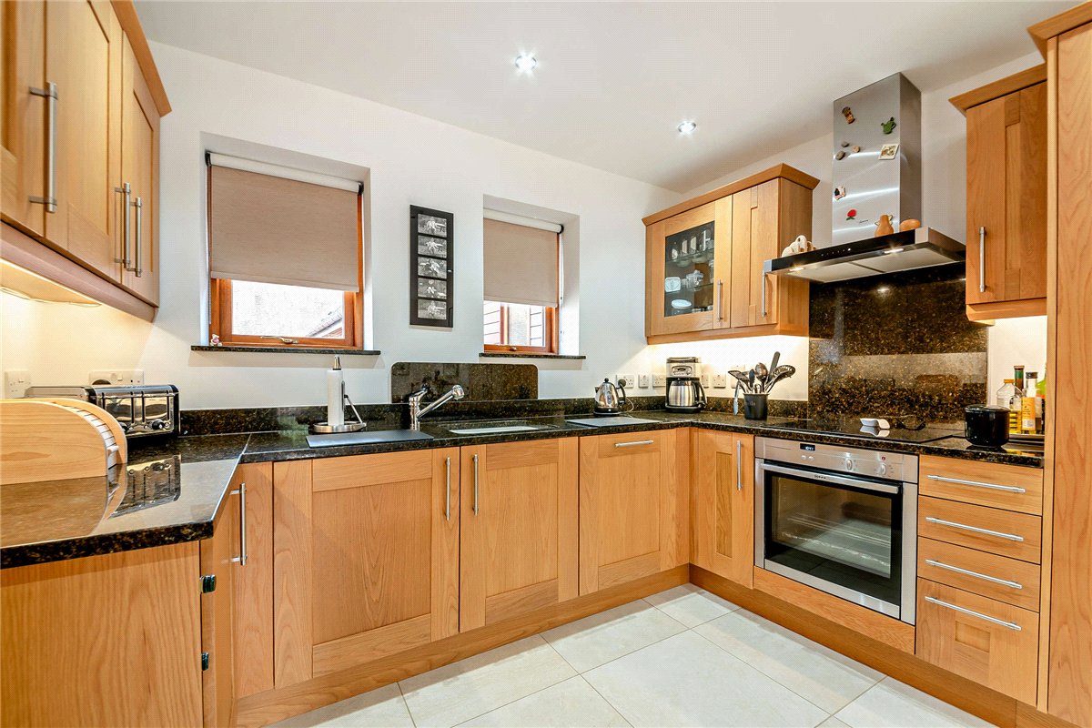 2 bedroom House, Lambourn Road, Speen, RG20 - Available, Image 2