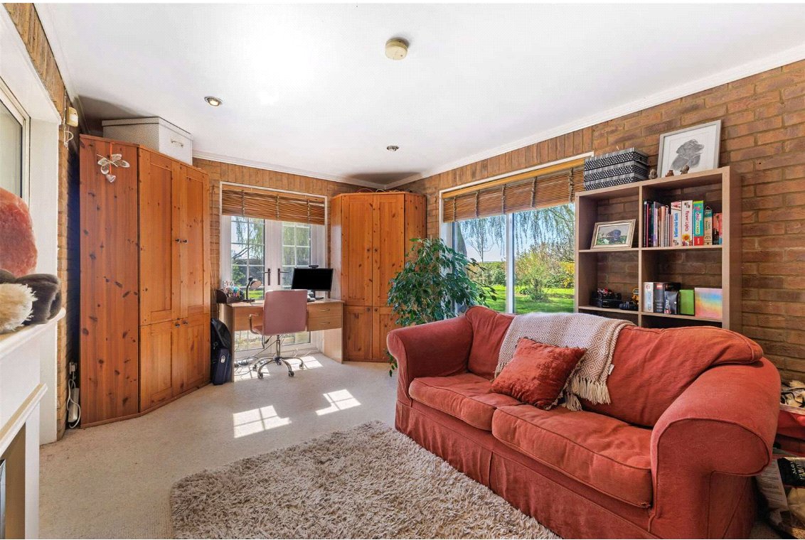 4 bedroom House, Pall Mall, Burbage, SN8 - Available, Image 8