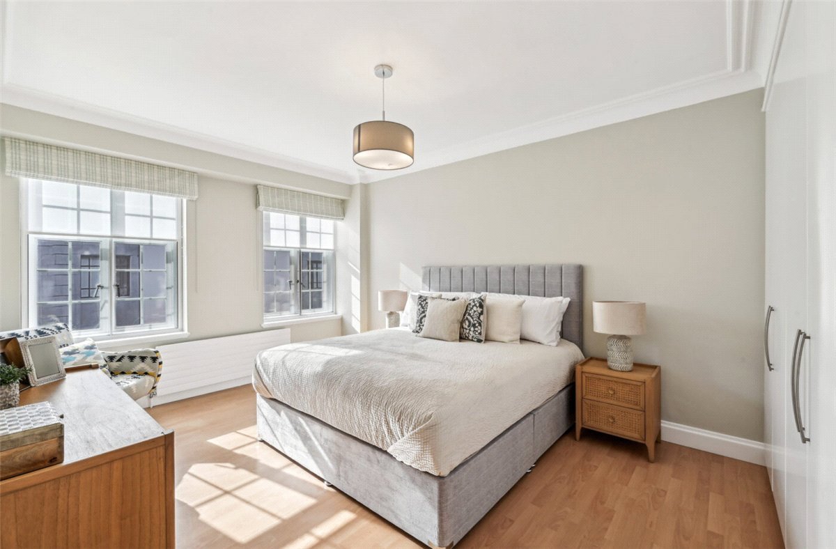 4 bedroom Flat, St Georges Court, Gloucester Road, SW7 - Available, Image 3