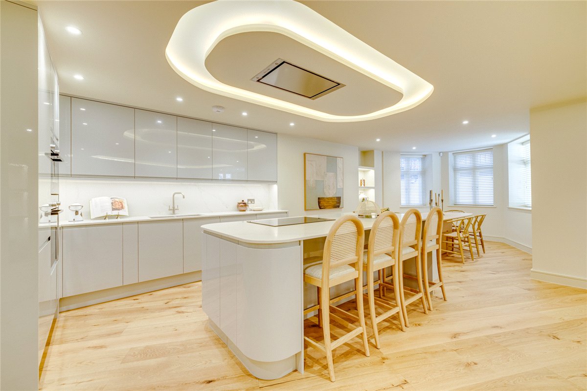 2 bedroom Flat, Hans Crescent, Knightsbridge, SW1X - Available, Image 20