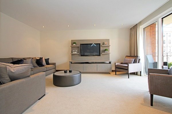 2 bedroom Flat, Kingston House South, Ennismore Gardens, SW7 - Available