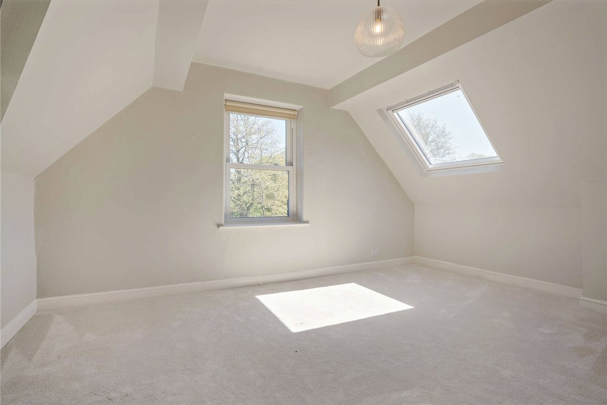 3 bedroom Flat, The Oval, Harrogate, HG2 - Available, Image 12