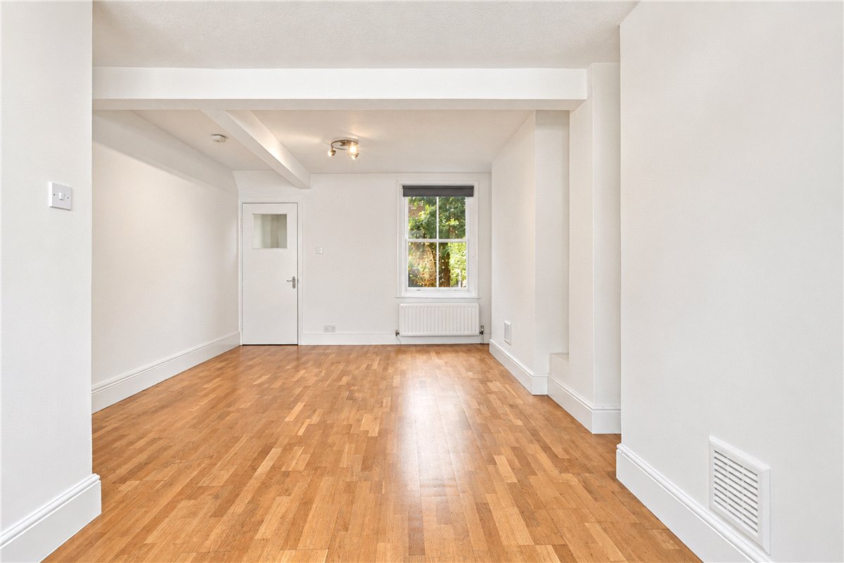 3 bedroom House, Princes Road, Richmond, TW10 - Available, Image 2