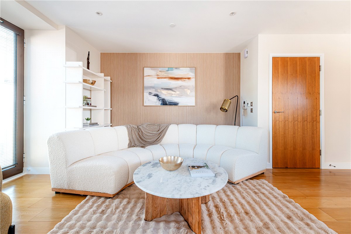 2 bedroom Flat, Marsham Street, Westminster, SW1P - Available