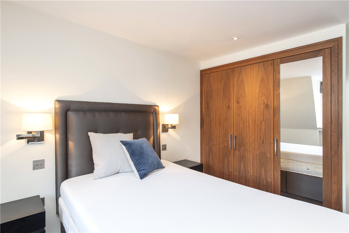 3 bedroom House, Wilton Row, Knightsbridge, SW1X - Available, Image 4