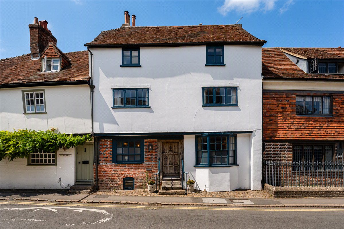 4 bedroom House, Silverless Street, Marlborough, SN8 - Available