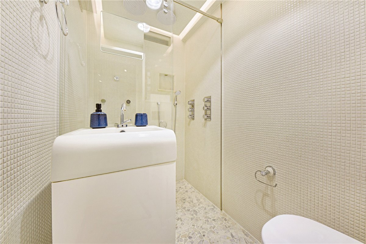 3 bedroom Flat, Rosary Gardens, South Kensington, SW7 - Available, Image 22