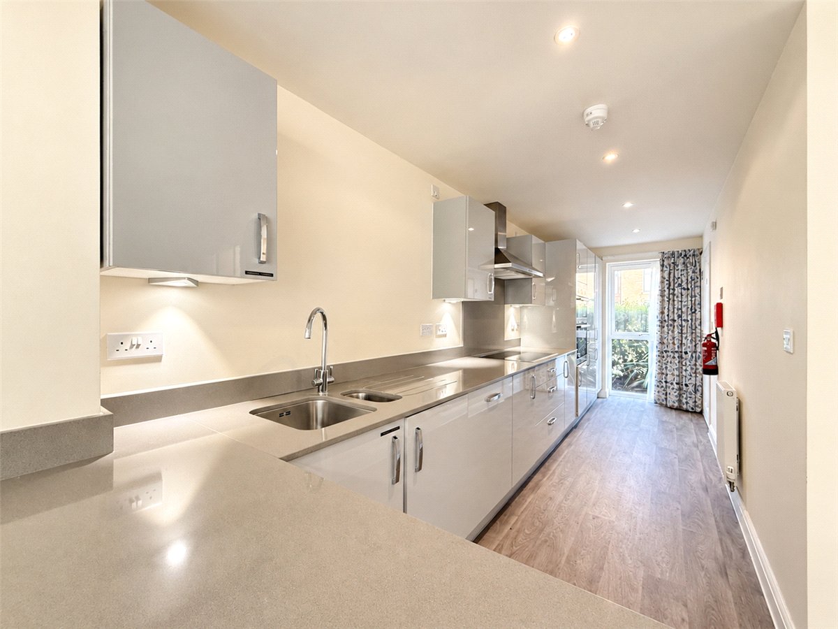 5 bedroom House, Beagle Road, Cambridge, CB3 - Available, Image 2