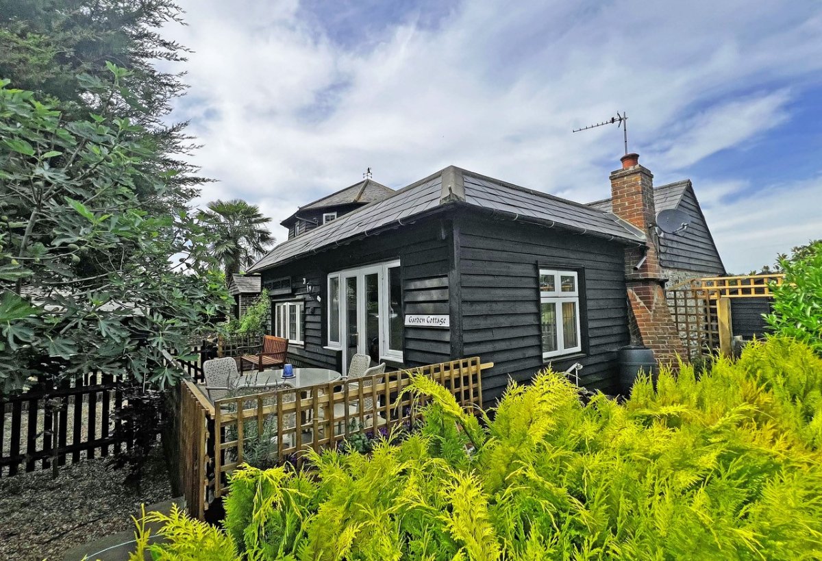 5 bedroom House, Hunston Mill House & Cottages, Selsey Road, PO20 - Available, Image 3