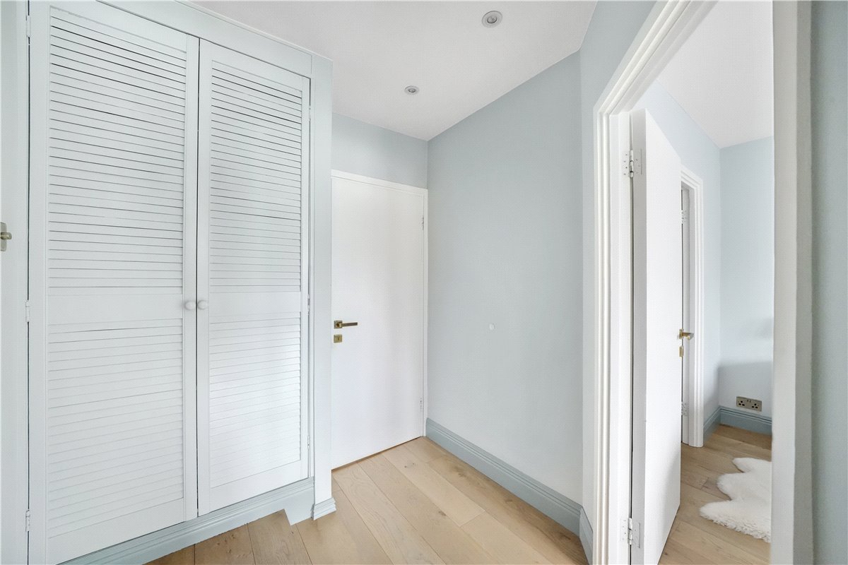 2 bedroom Flat, Ennismore Gardens, London, SW7 - Available, Image 1