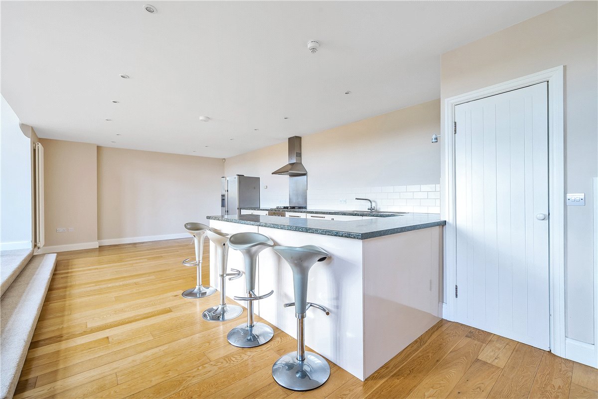 3 bedroom Maisonette, West Avenue, Bath, BA2 - Sold, Image 2