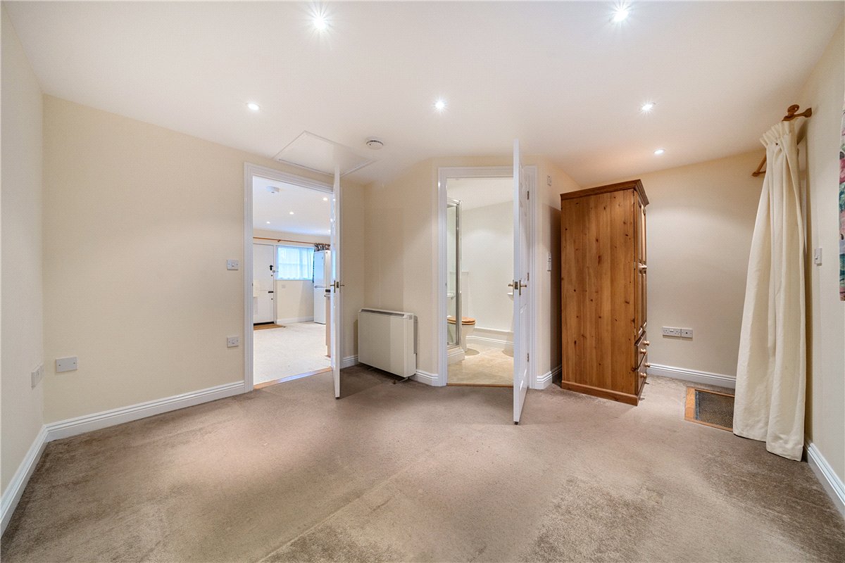 1 bedroom House, George Lane, Marlborough, SN8 - Available, Image 5