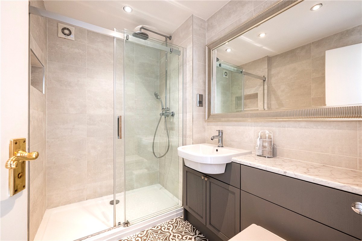 2 bedroom Flat, Reeves Mews, Mayfair, W1K - Available, Image 17
