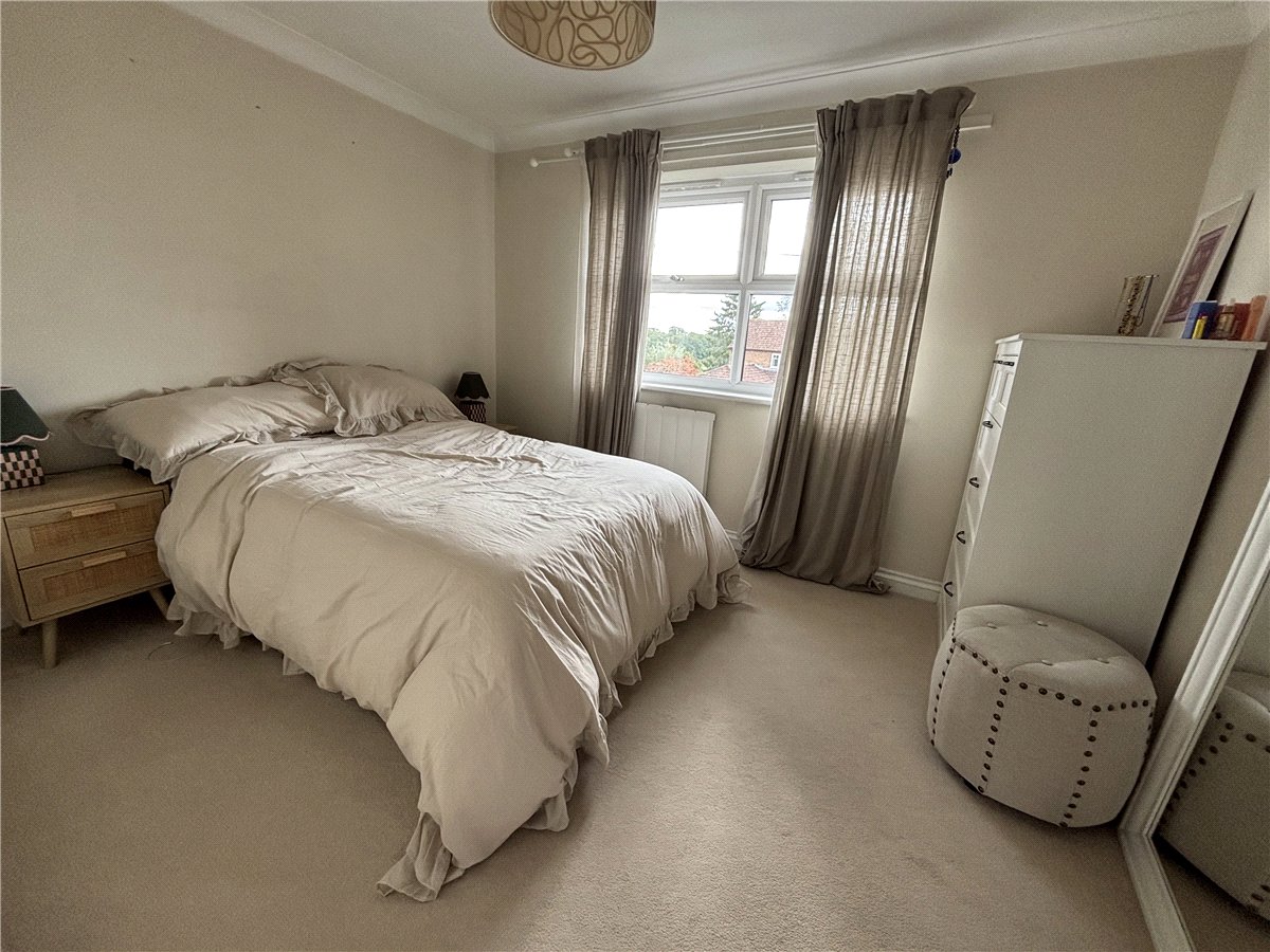 2 bedroom Flat, Stretton Close, Bradfield Southend, RG7 - Available, Image 3