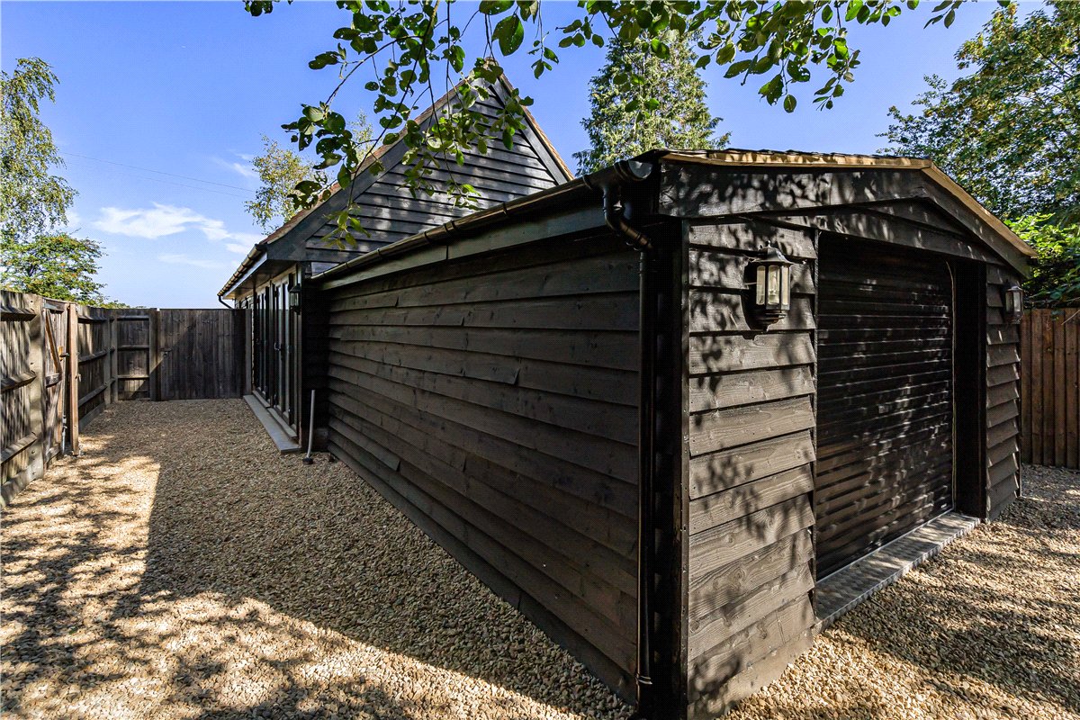 7 bedroom House, Nash Lee Lane, Wendover, HP22 - Available, Image 27