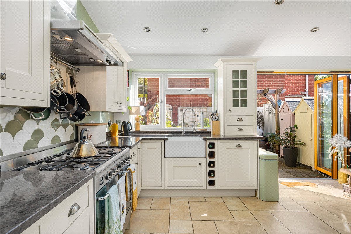 3 bedroom House, Quarry Road, Swindon, SN1 - Available, Image 4