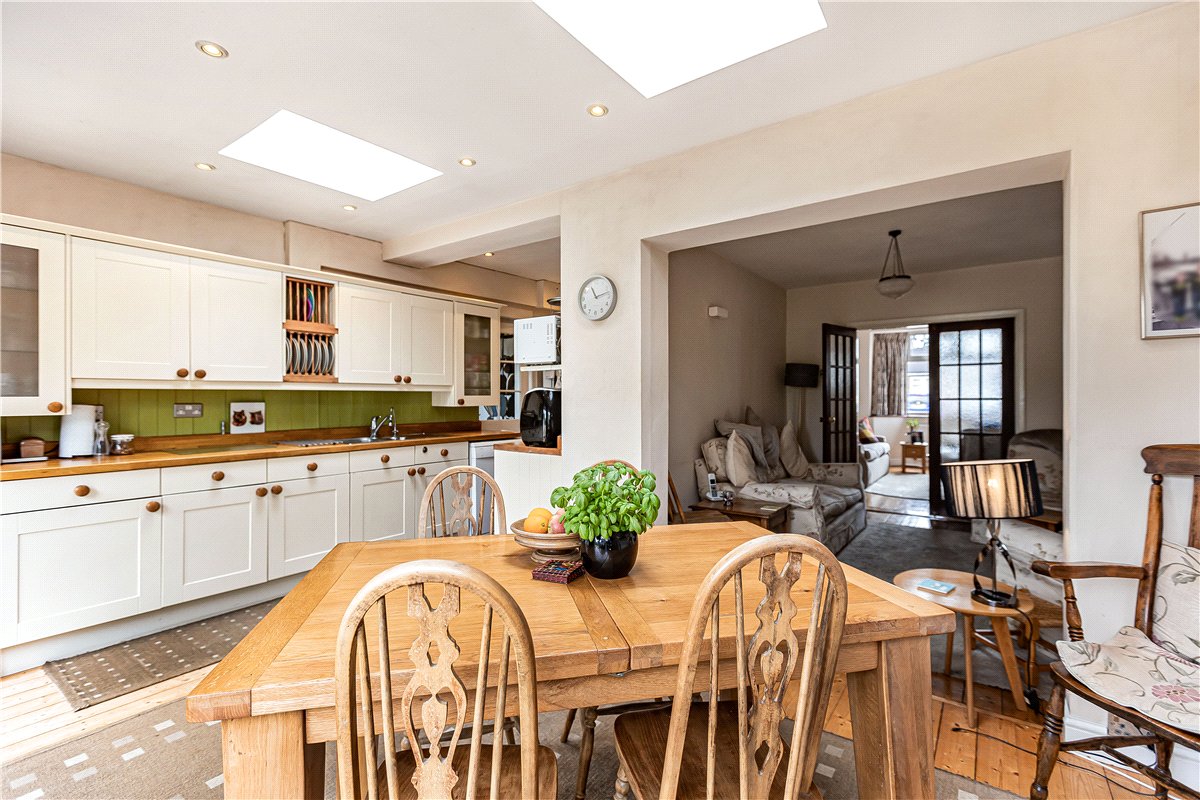 4 bedroom House, The Garth, Yarnton, OX5 - Available, Image 1
