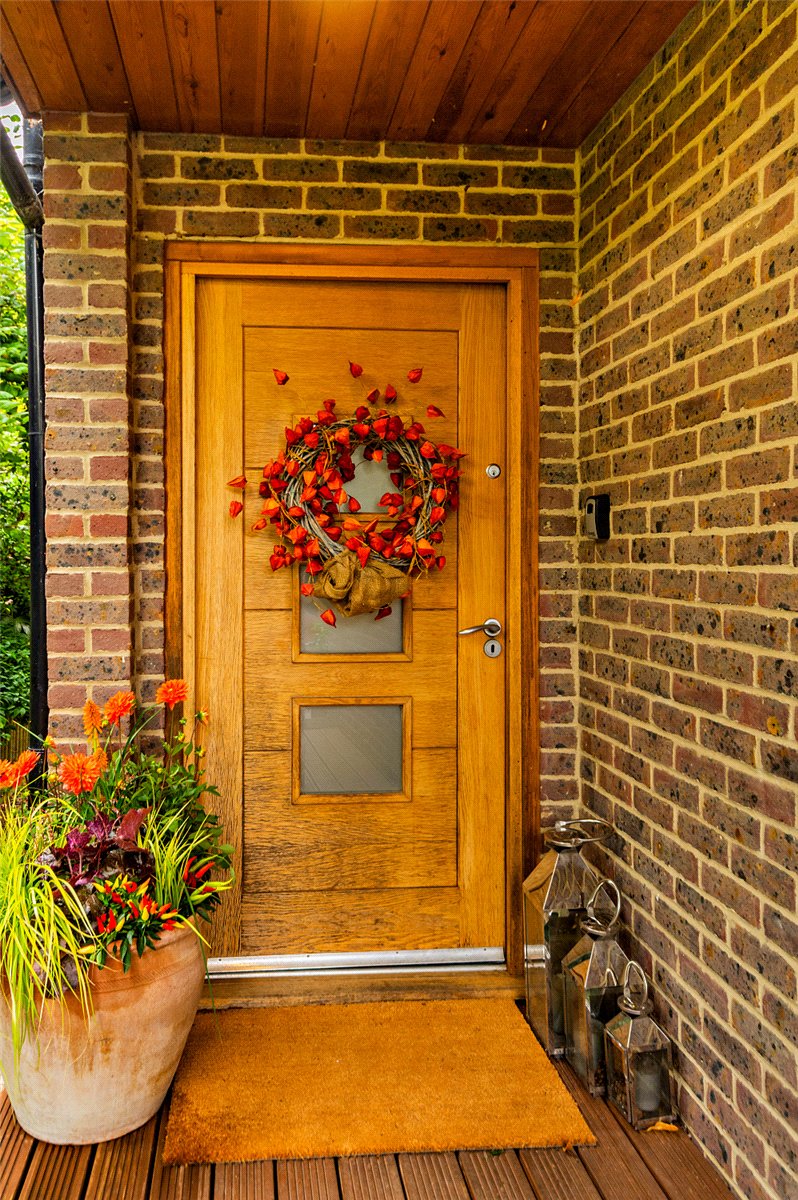 4 bedroom House, Oxford Road, Donnington, RG14 - Available, Image 26