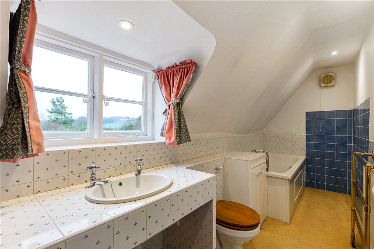 6 bedroom House, Farm Lane, Aldbourne, SN8 - Available, Image 14