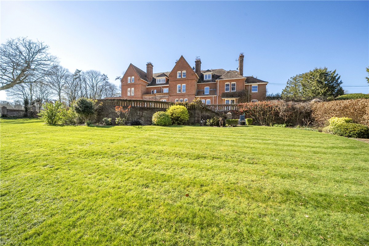 4 bedroom House, Fullerton, Andover, SP11 - Available
