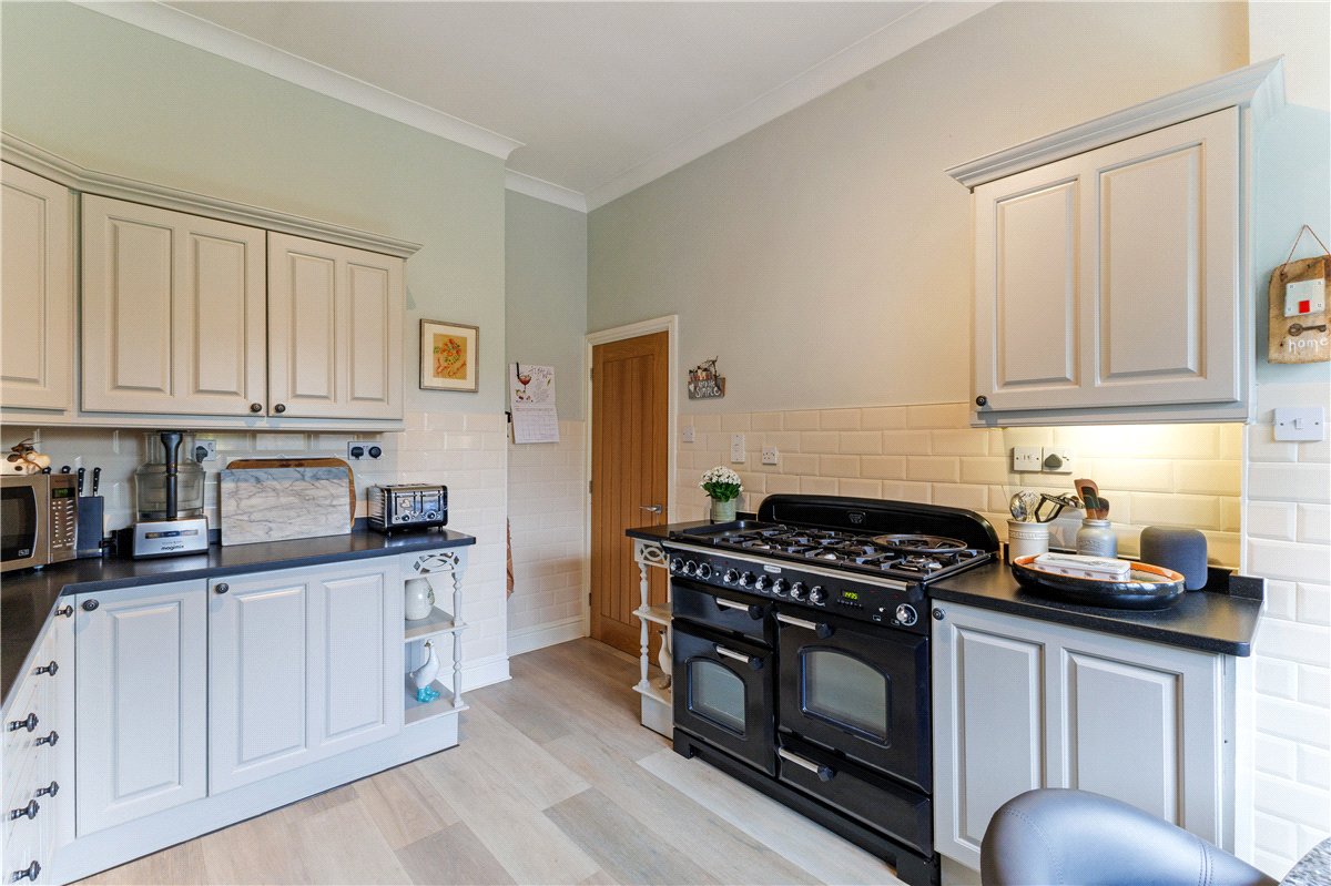 4 bedroom House, Russley Park, Baydon, SN8 - Available, Image 7