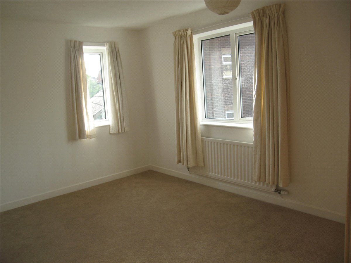 3 bedroom House, Squires Hill Close, Woodshaw, SN4 - Let Agreed, Image 4