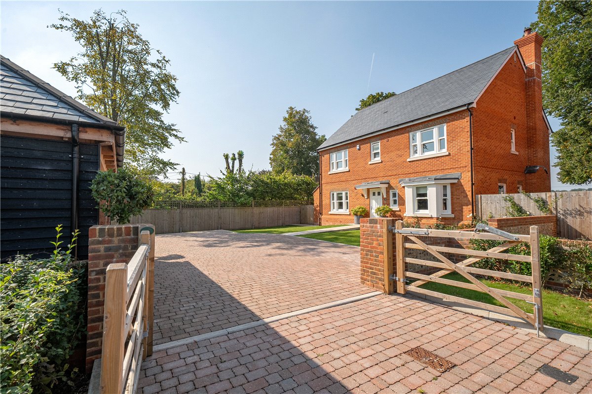 4 bedroom House, Houghton Farm Close, Houghton, SO20 - Available, Image 4