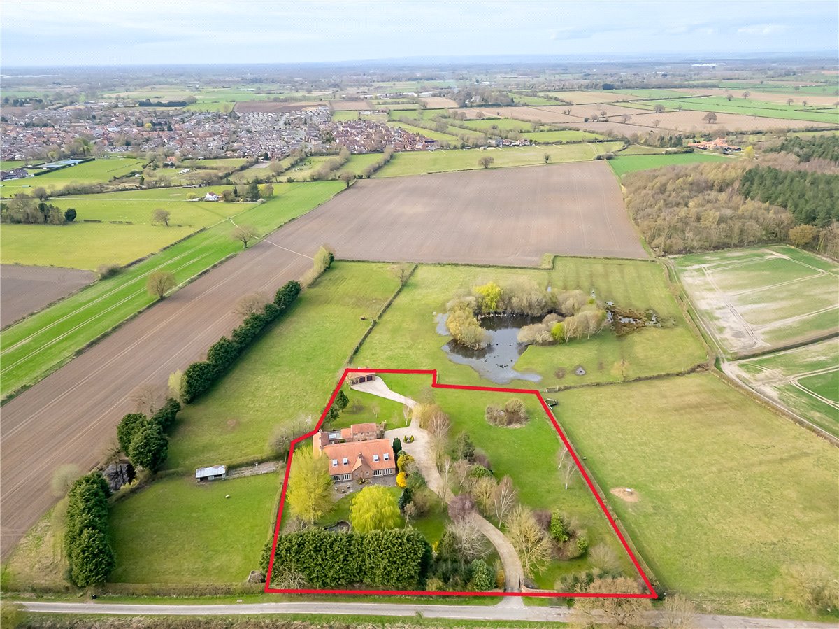 6 bedroom House, Dunnington, York, YO19 - Available, Image 1