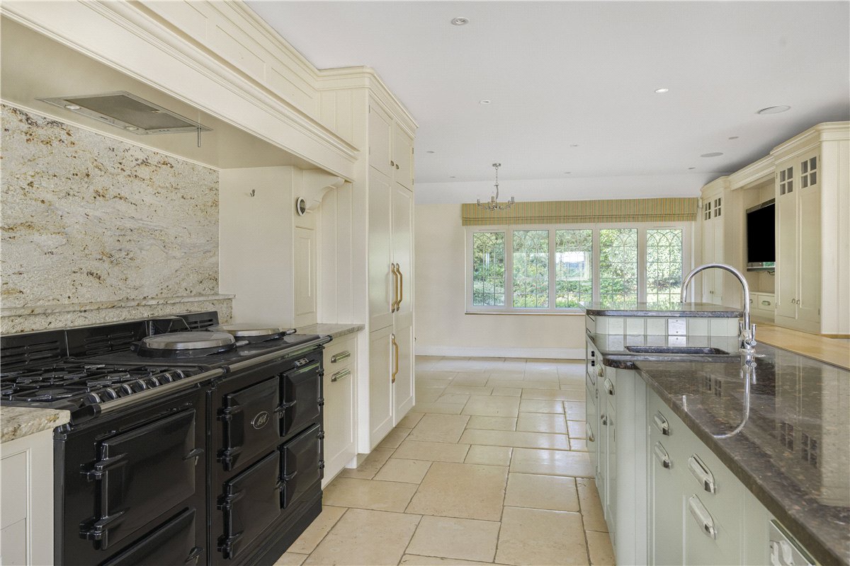 6 bedroom House, Chalk Lane, Hyde Heath, HP6 - Available, Image 27